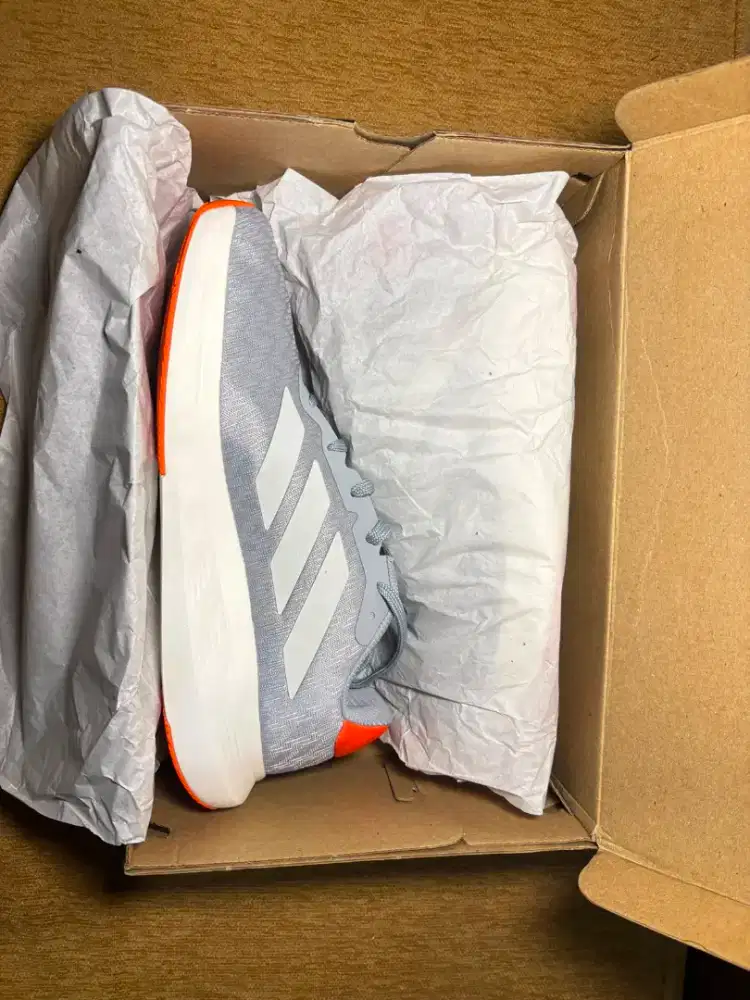 Sepatu Adidas AeroBoltBlast
