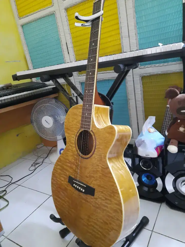 Gitar elektrik yamaha sfx ab nat