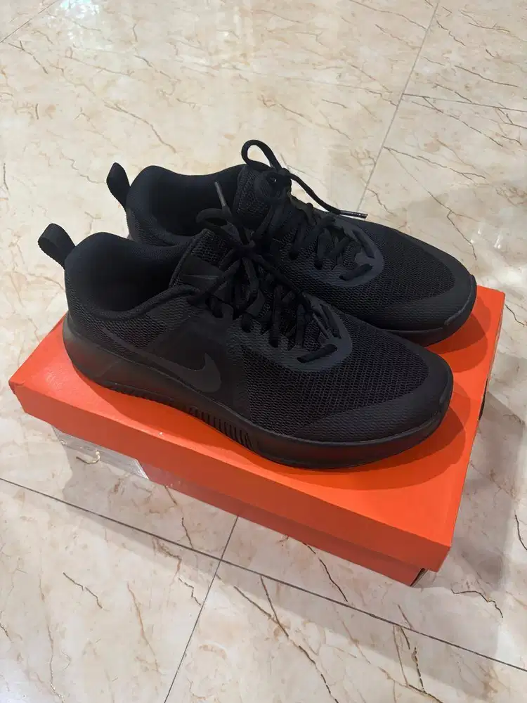 Sepatu Nike MC Trainer 3 Men's Workout Shoes - Black Olahraga Pria