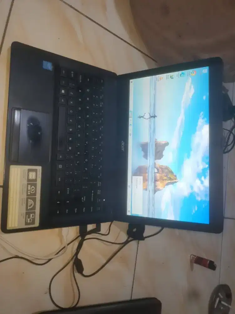 Acer i3 gen 5 Ram 4 GB HDD 500 GB tinggal pakai