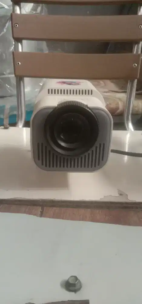 Proyektor postel HDMI