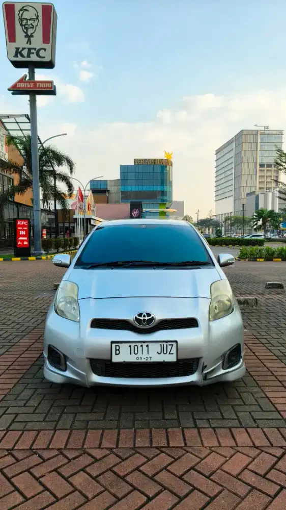 Toyota Yaris E AT 2012 Abu Metalic Automatic Mata Kucing