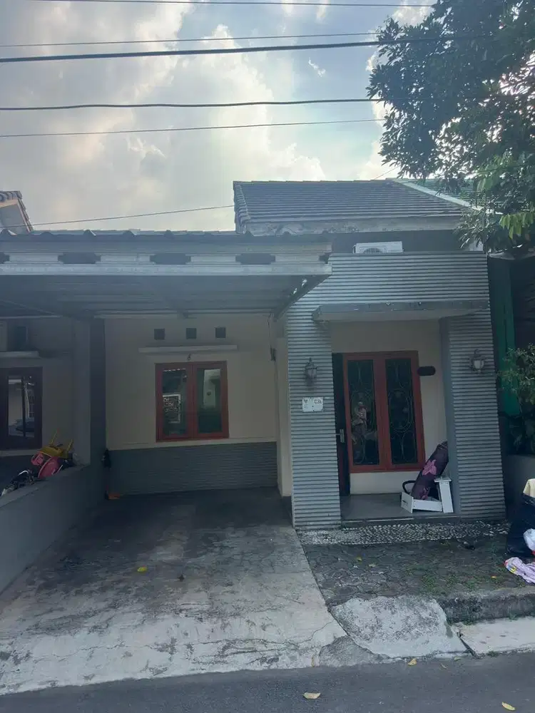 Rumah dekat stasiun jurang mangu disewakan