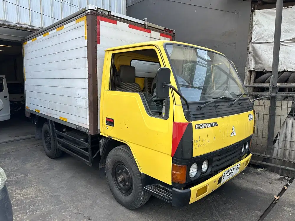 Colt Diesel Engkel box 2000 ragasa canter fuso cdd cde umplung bok elf