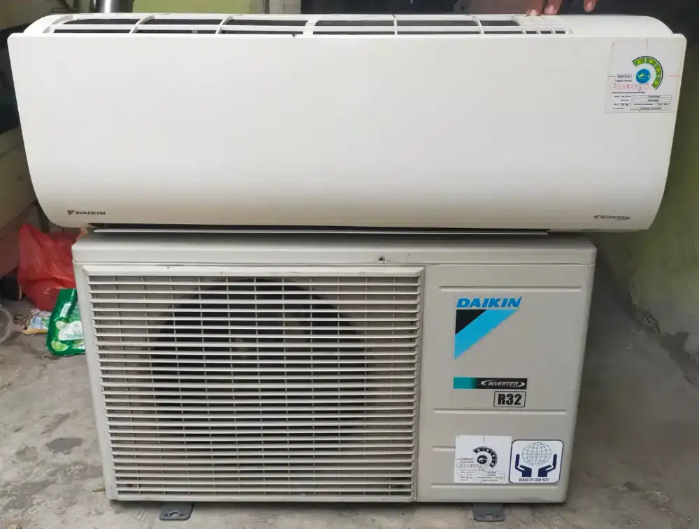 AC Daikin Thailand inverter 1/2 pk freon R32