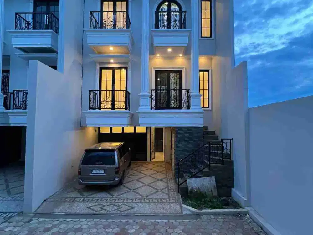 RUMAH BARU MODERN CLASSIC DALAM TOWNHOUSE JAKARTA SELATAN
