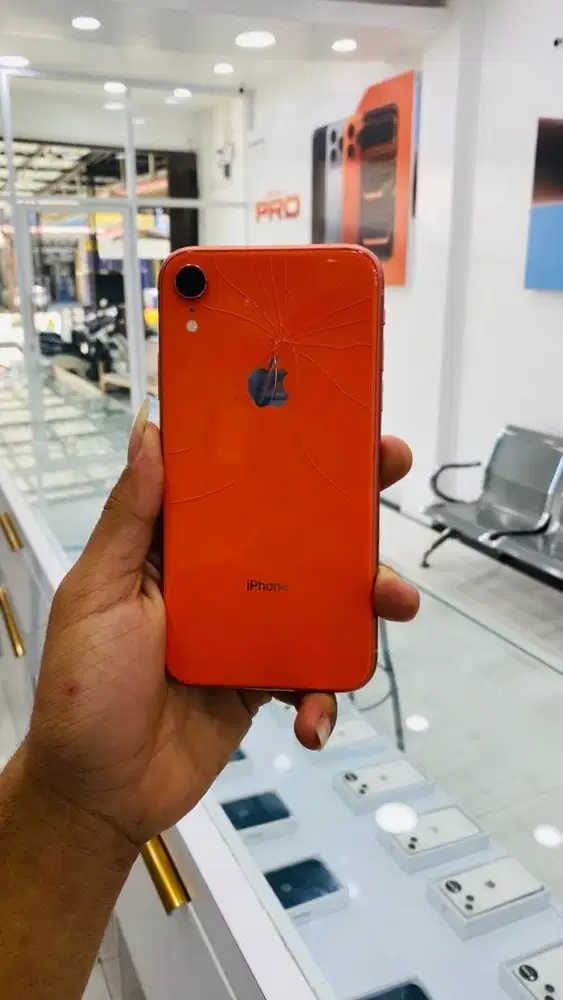 IPHONE xr 64GB.