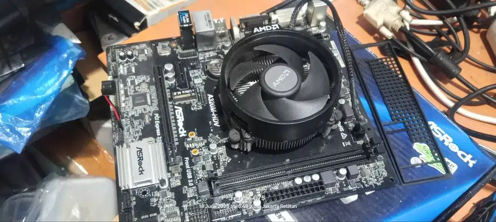 Komponen AMD Ryzen 1200 dan motherboard Asrock A320M