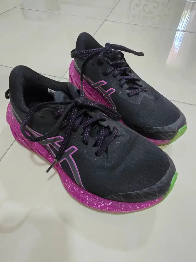 Sepatu ASICS Woman Running : NOVABLAST 4 LITE-SHOW (BOLD MAGENTA)