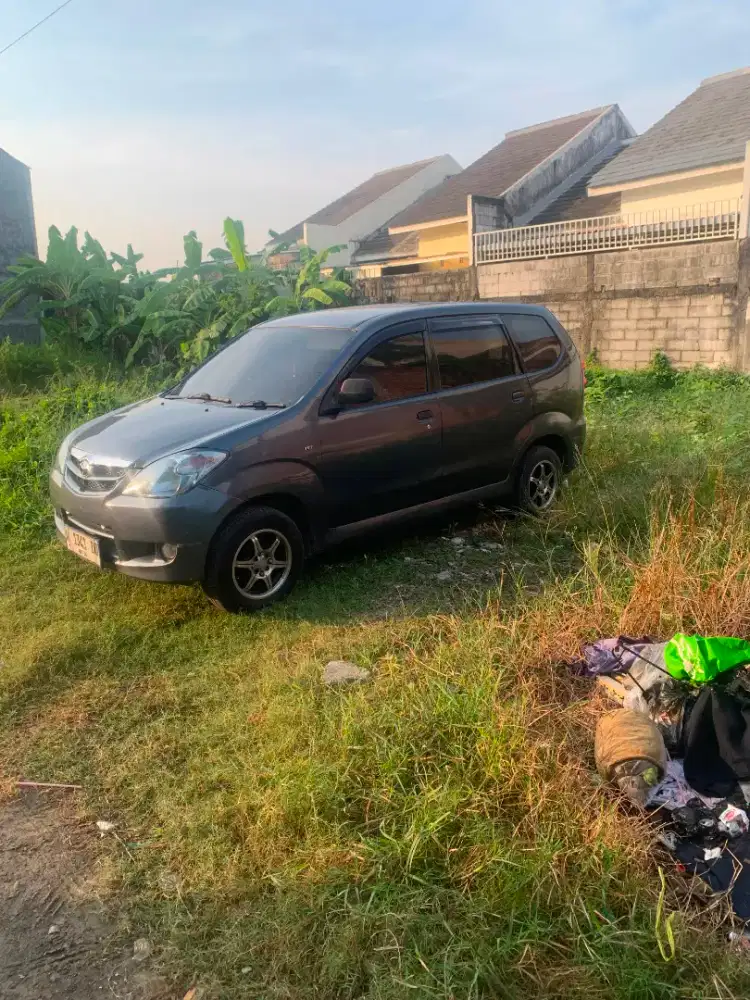 Dijual mobil Toyota Avanza