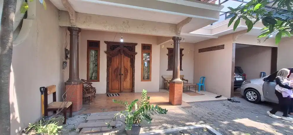 Dijual Rumah Cocok untuk Usaha atau Tempat Tinggal