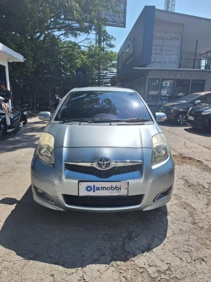 LOW DP Toyota Yaris 1.5 E Bensin-MT 2010 03R