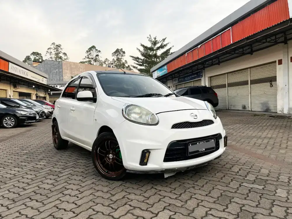 NISSAN MARCH 2011 AT XS TIPE TERTINGGI AC DIGITAL
