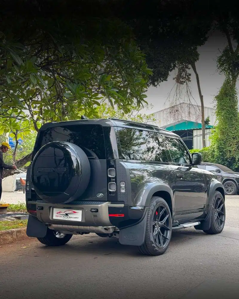 Land Rover Defender 2021 Bensin