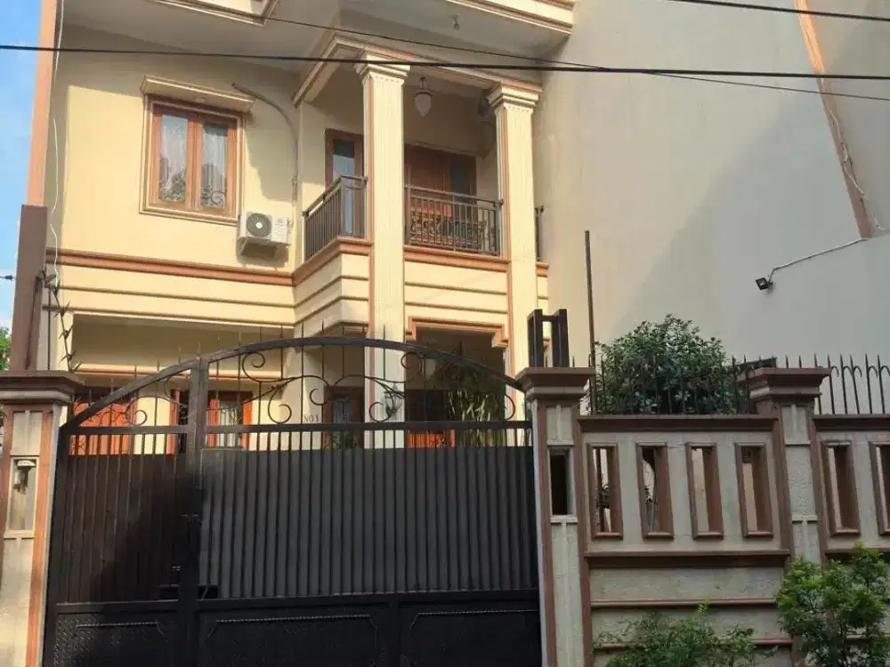 Rumah 2lt luas 7,3x16 116meter 4KT Duren Sawit Jakarta Timur