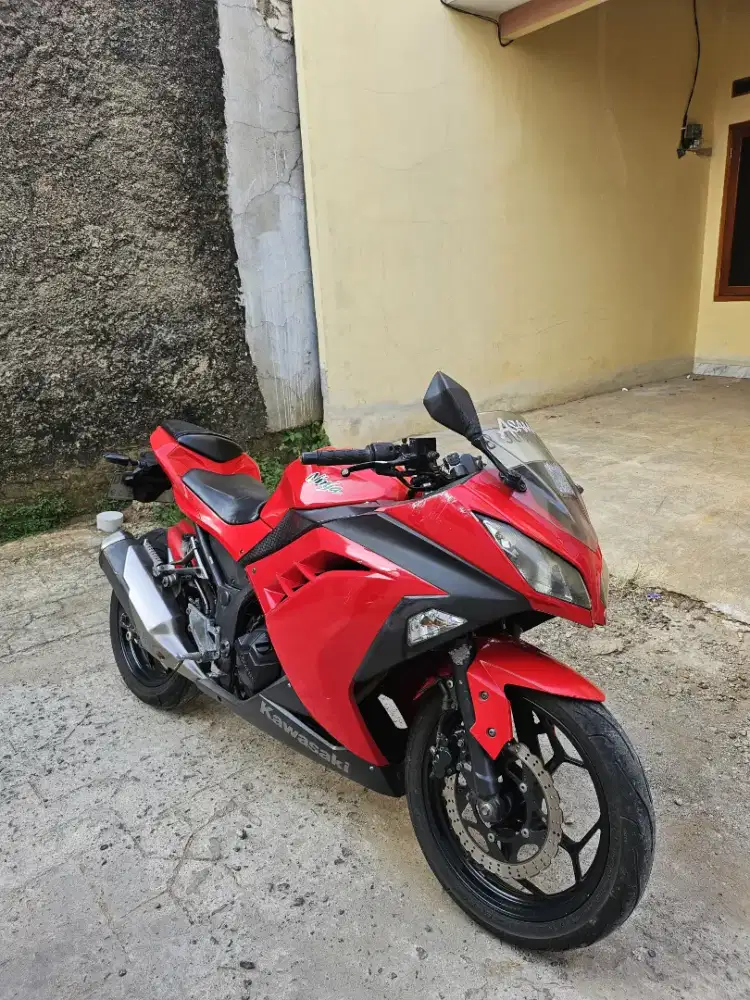 Kawasaki ninja fi Thn 2013 warna merah pajak panjang B Depok