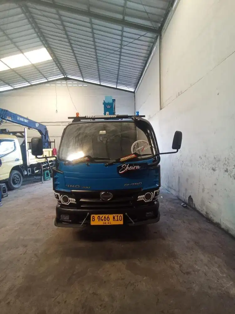 Truck crane dutro 2018 crane tadano 3 ton 4 section