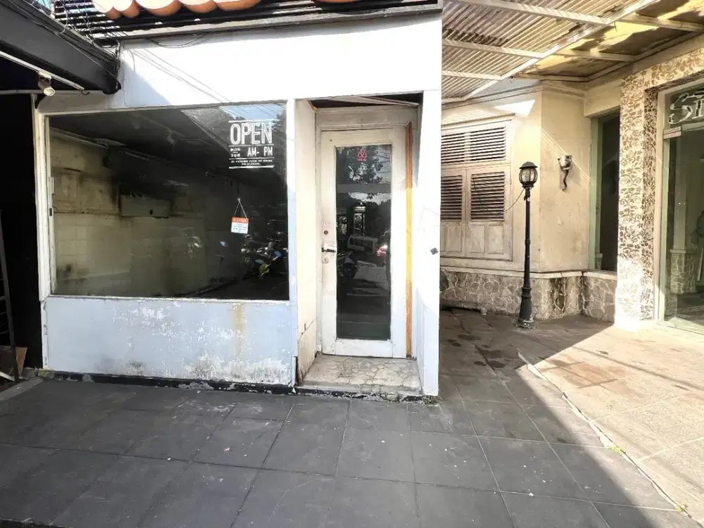 Rumah/ Ruang Usaha 300 m2, Main Road Setiabudi, Bagus untuk Cafe/ Coffee Shop