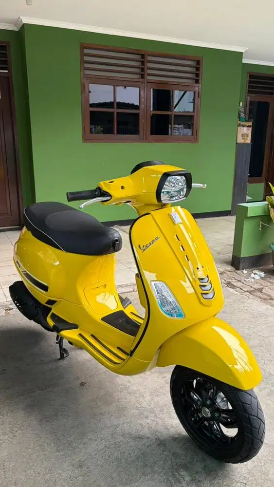 Vespa S125 Iget 2022 Yellow