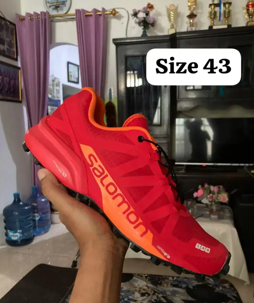 Sepatu Nike ukuran 43 dan 44