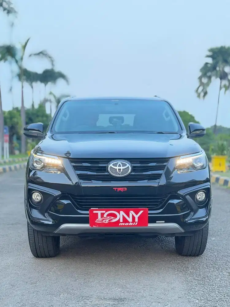 Toyota Fortuner VRZ TRD 2018 Hitam