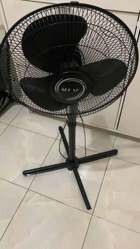 Kipas angin standing merek Sekai