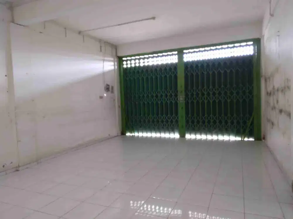 Ruko 2 Lantai, Parkiran Luas di Area Mahendradata Denpasar Barat
