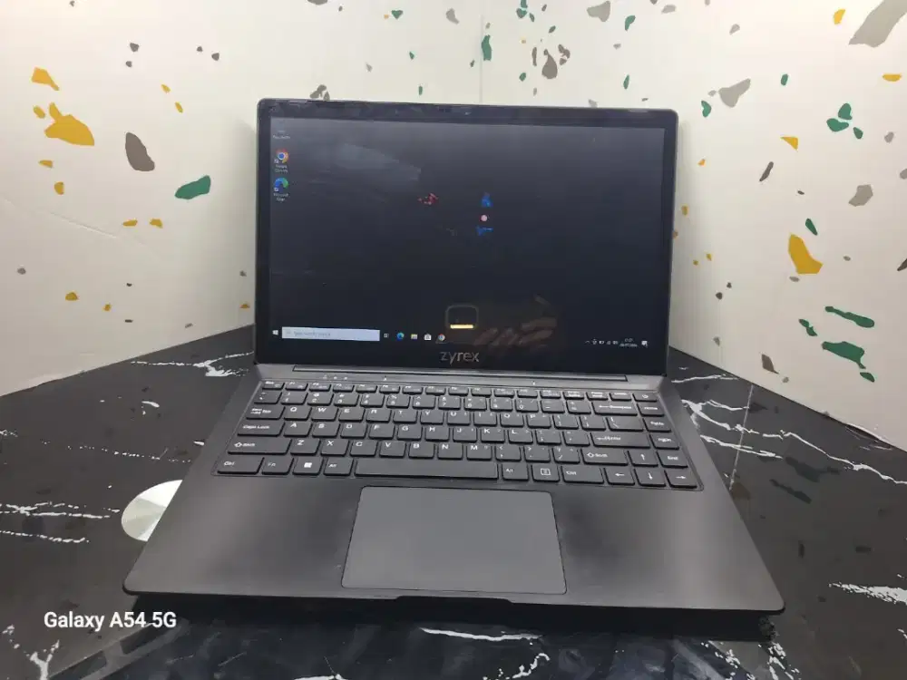 Laptop Zyrex Bunaken - Intel Celeron N4020 -4GB -SSD 256GB -MULUS