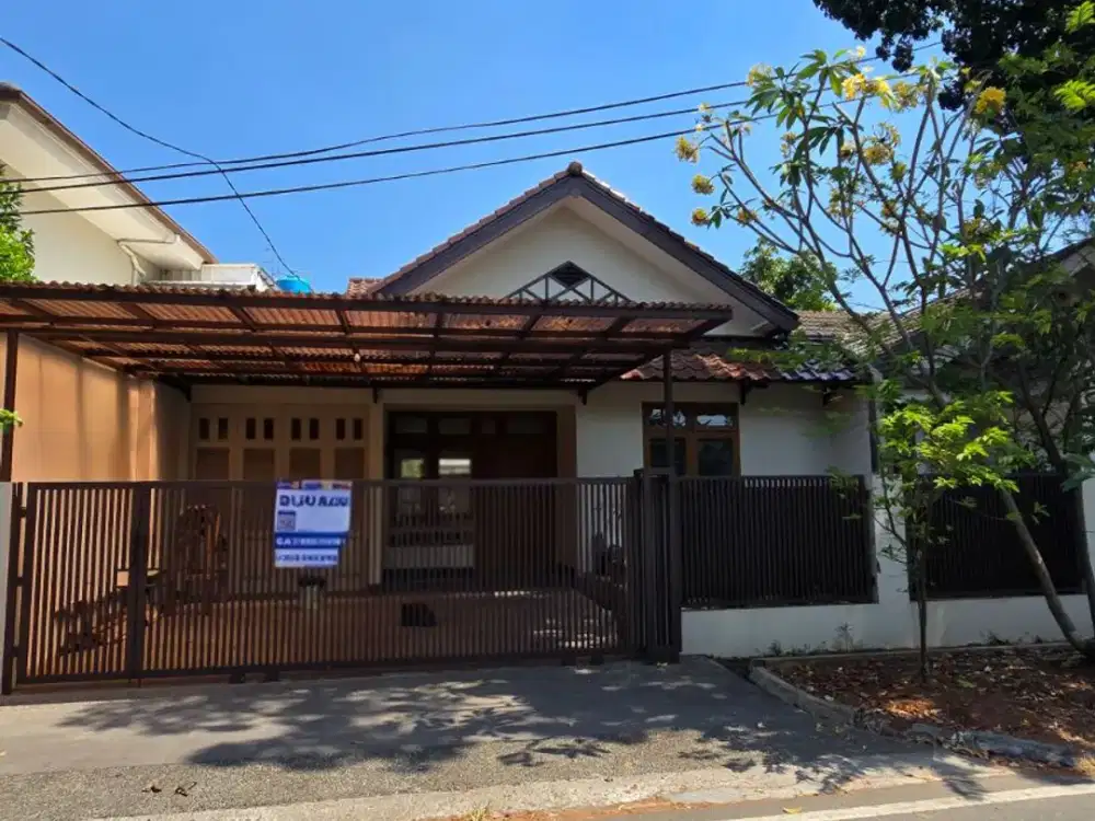 Rumah di Jalan Raya Ramai Griya Loka BSD City