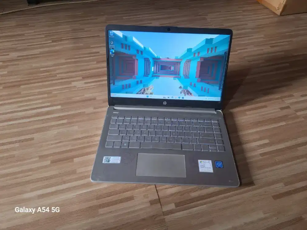 Laptop HP DQ05080TU - SSD 256 Nvme - 4GB -14 Inc Slim -MULUS