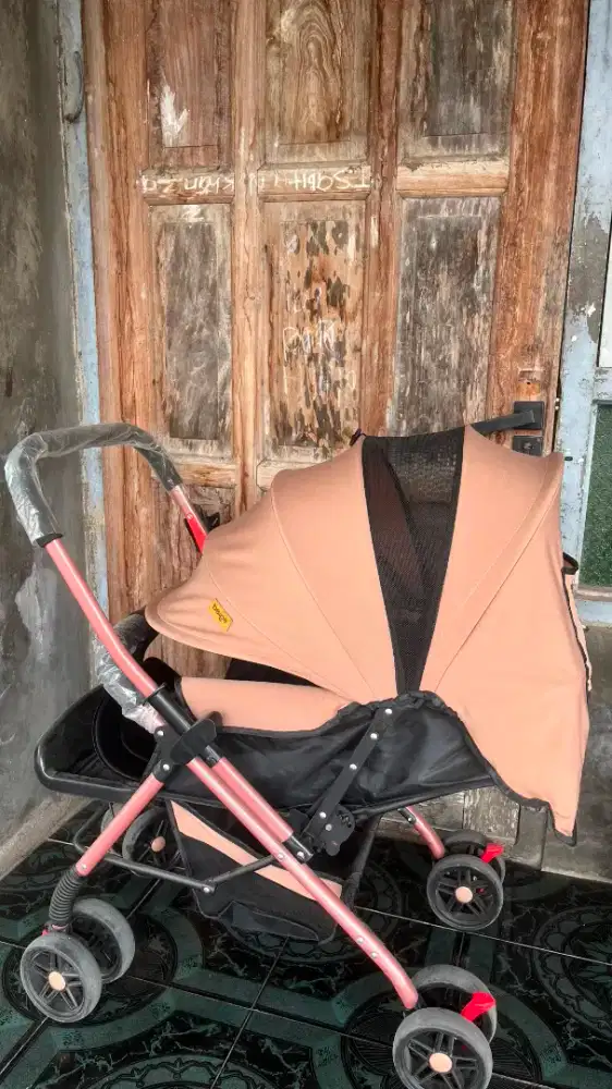 Stroller bayi Beige