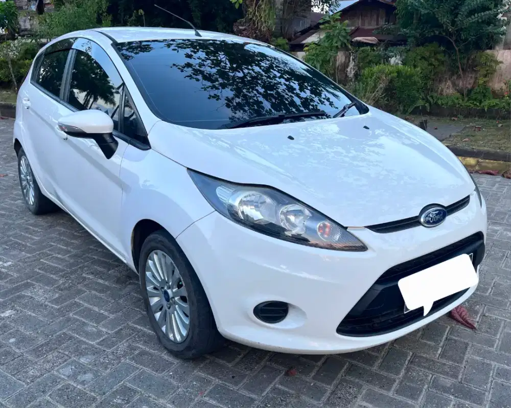 FORD FIESTA KONDISI ISTIMEWA