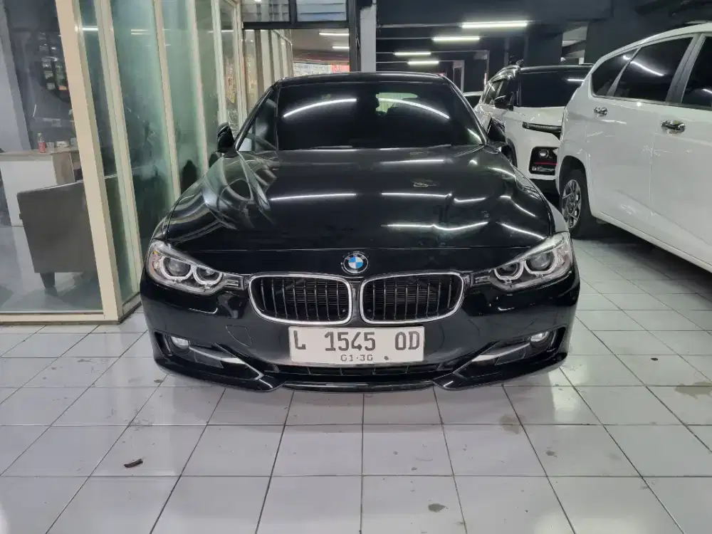 BMW 320i F30 SPORT 2.0 A/T 2014 HITAM