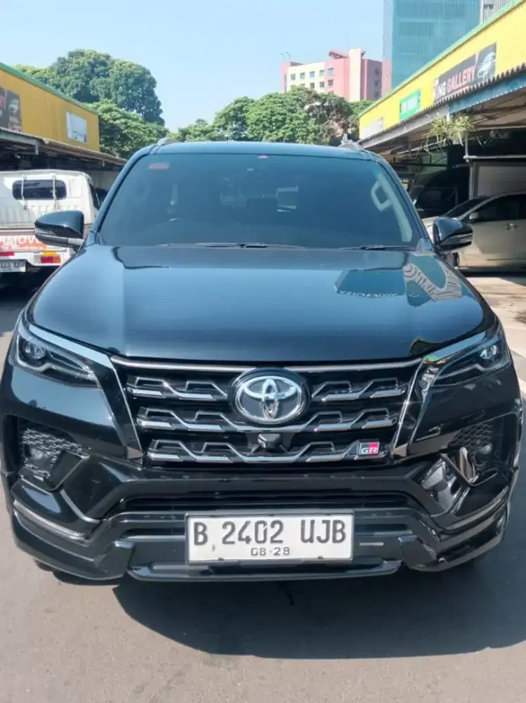 Toyota fortuner GR Sport 2.8 at matic 2023
