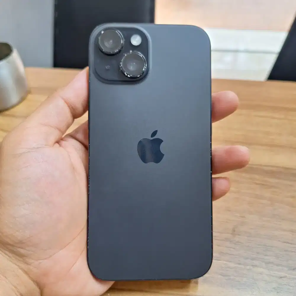 Iphone 15 basic 256gb ex IBox warna Hitam