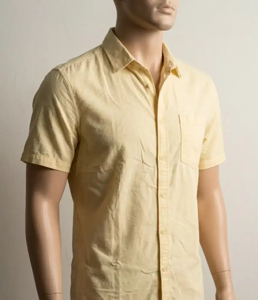 Kemeja H&M lini divided M