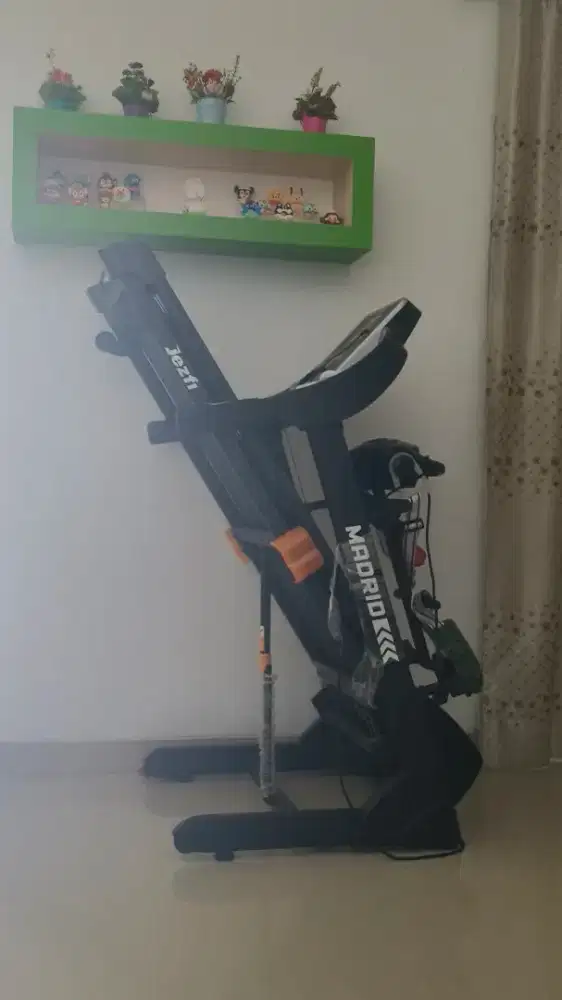 Alat Olahraga Treadmill elektrik Jezfit Madrid Treadmill