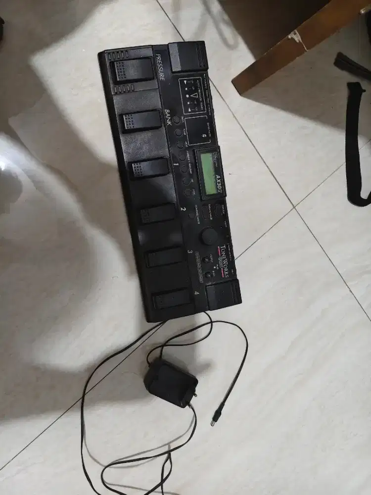 Efek gitar Korg AX30G