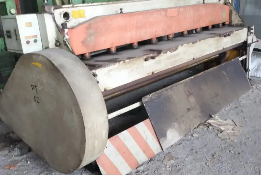 Mesin potong plat 4x2500mm