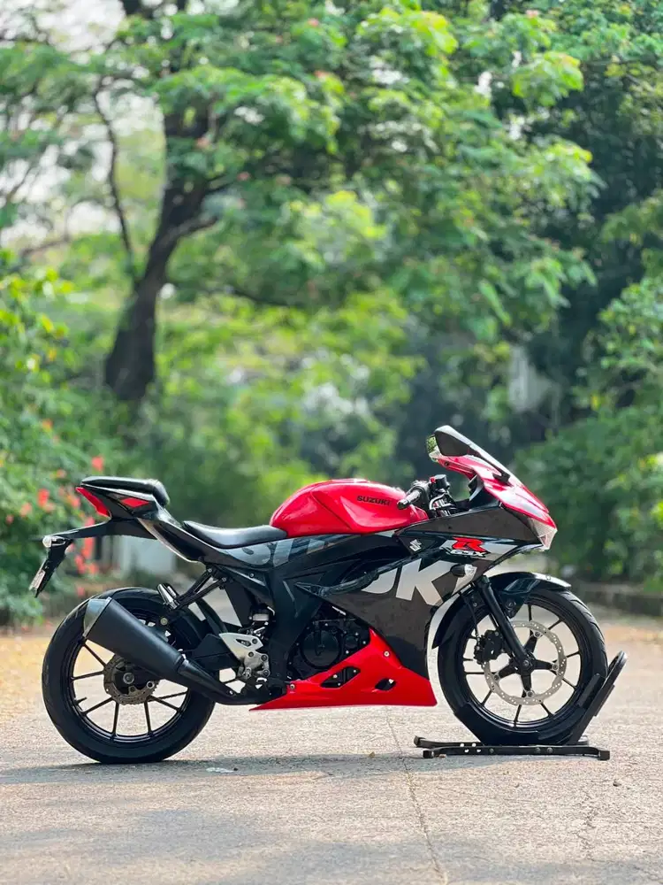 SUZUKI GSX 150R 2022 MERAH KM LOW PAJAK PANJANG FULL ORIGINAL