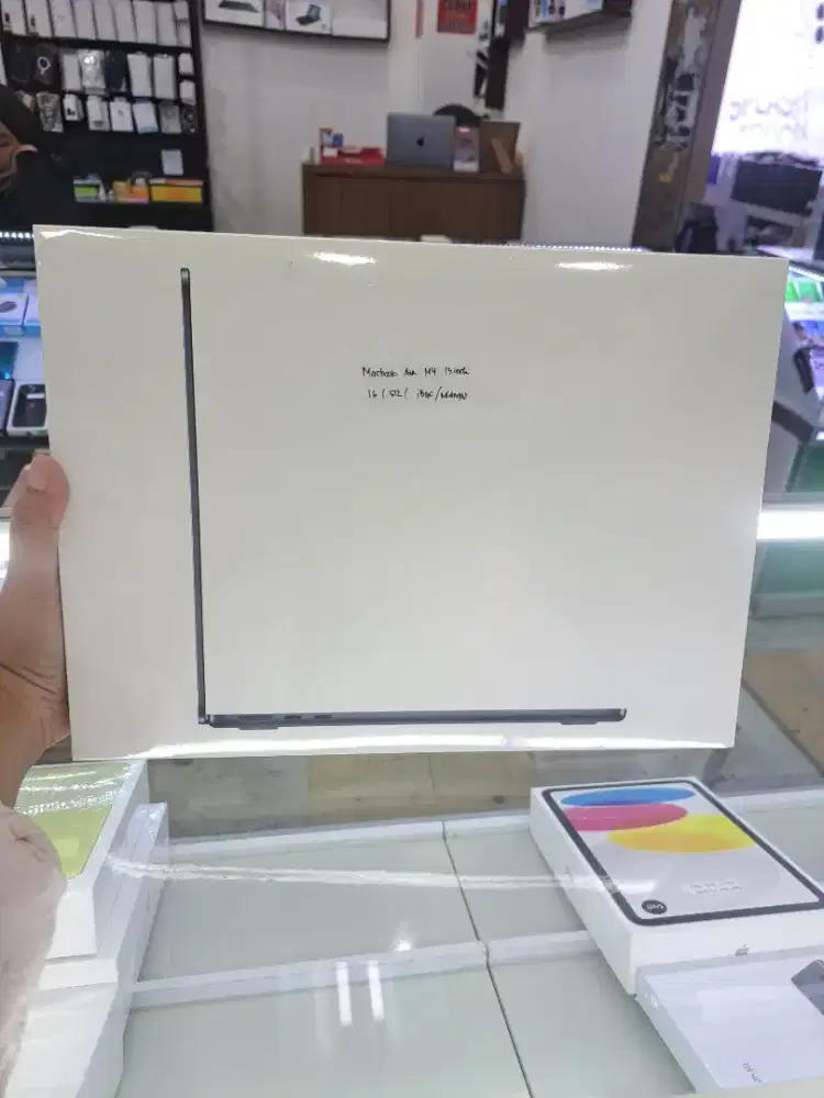 Macbook Air M4 13 Inch 16/512GB SSD Midnight New Garansi IBOX