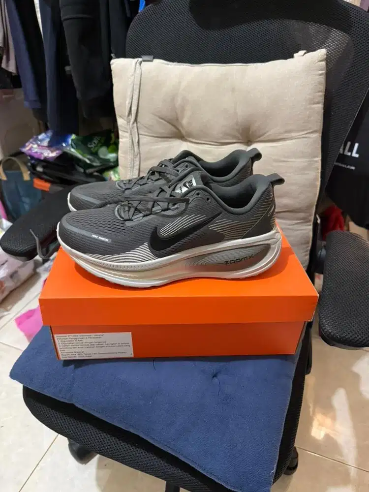 Sepatu Running Nike Vomero 18 Original Baru