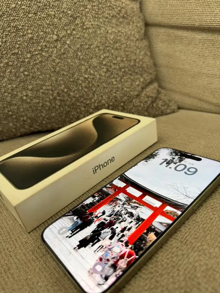 IPHONE 15 ProMax 256 gb Warna Gray - iBox (mulus banget)