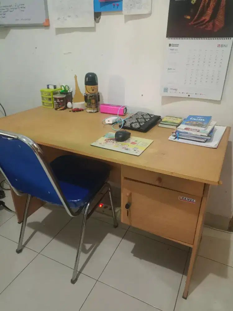 Jual meja kerja/belajar (Kondisi bagus bekas pemakaian)
