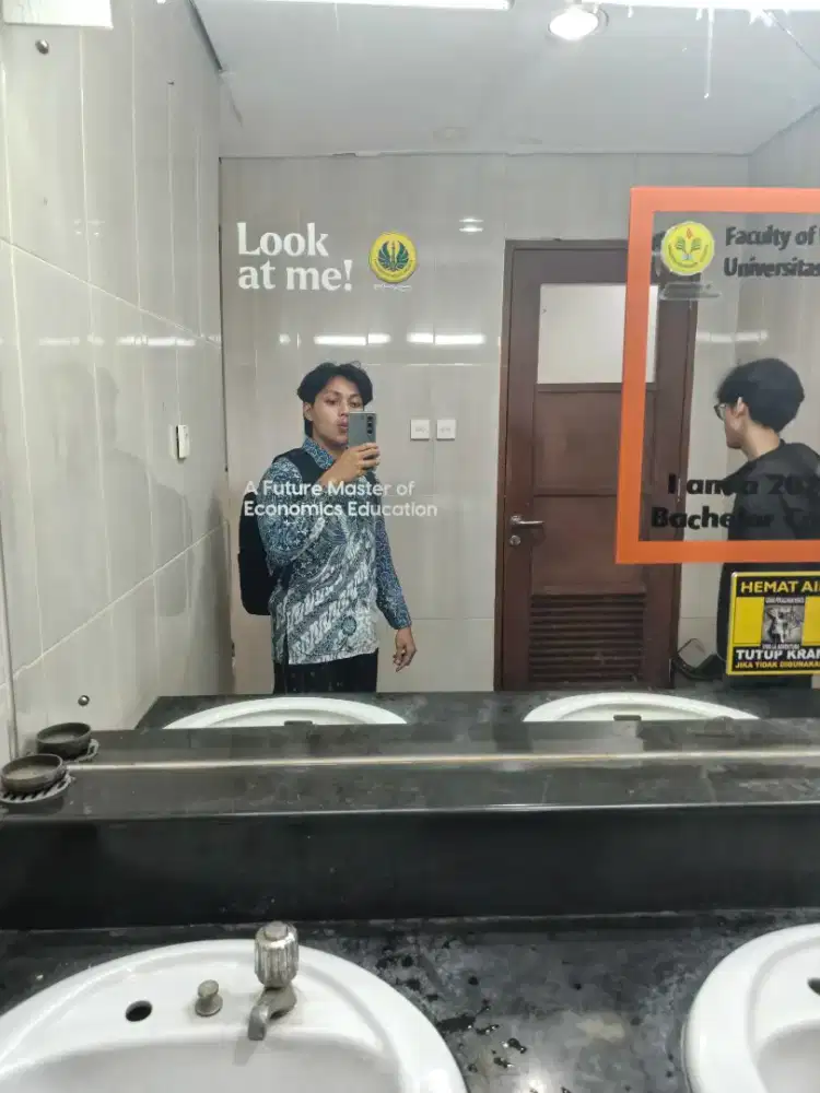 Cari pekerjaan disela libur kuliah