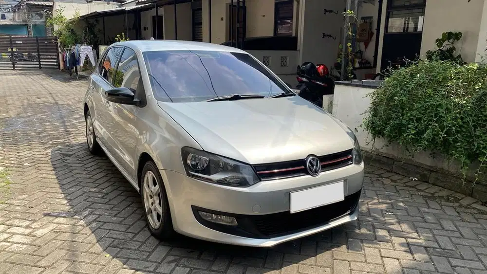 VW Polo 1.4 AT 2013 Silver CBU
