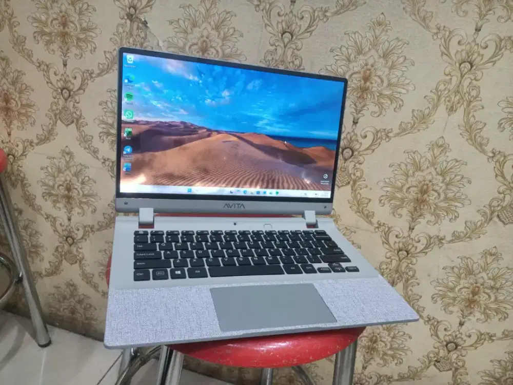 Lactop avita essential 14 ram 4 SSD 256 minus layar ngeflek yg lainnya