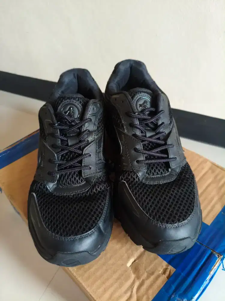 Dijual Brodo ACE Neptune Asphalt Black (size 44, insole 28,8 cm)