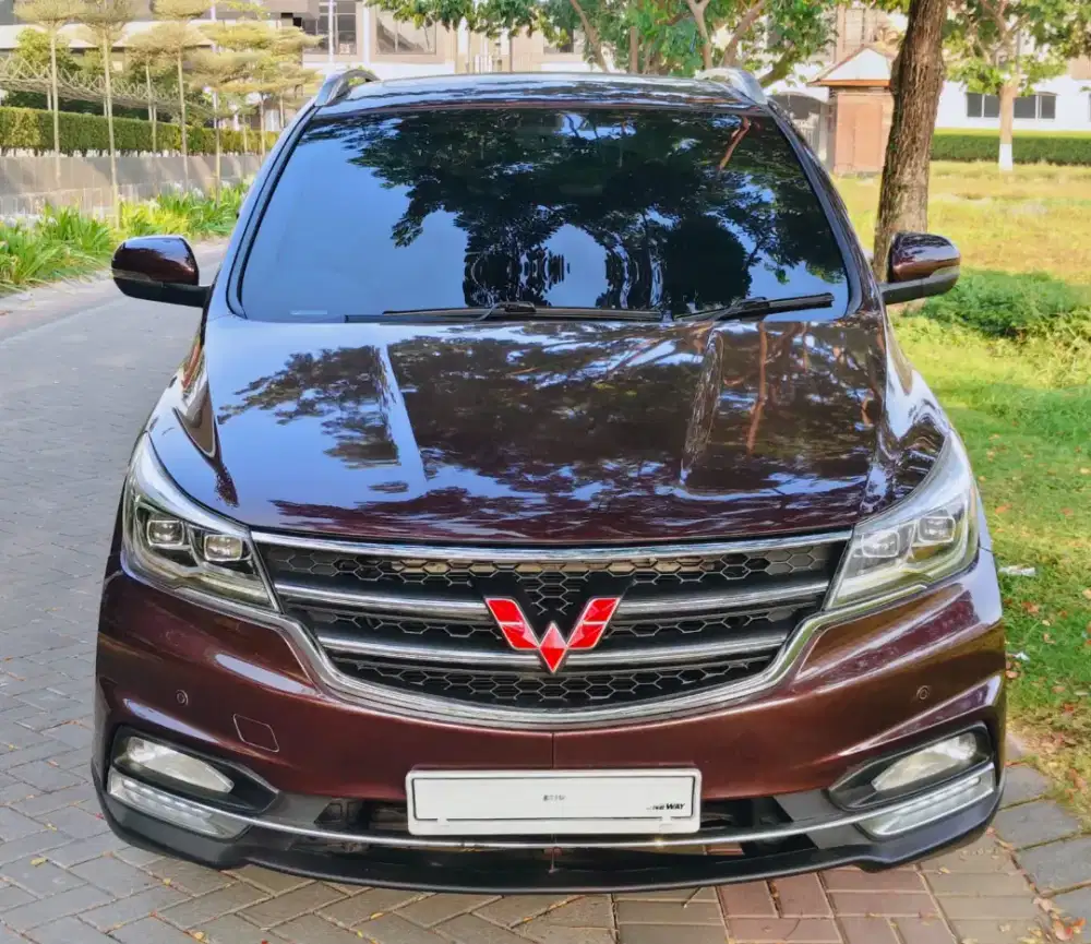 WULING CORTEZ LT LUX PLUS 1.8 MATIC 2018