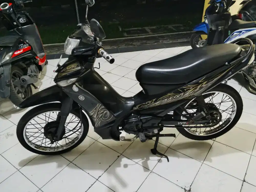 Vega ZR 2011 Hitam